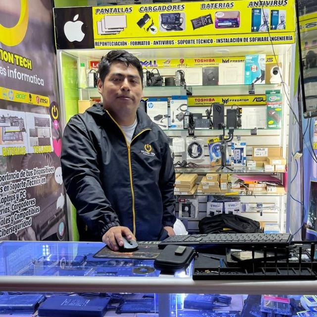 Fachada y ubicación de Solution TechPRO en Mercadillo Bolognesi